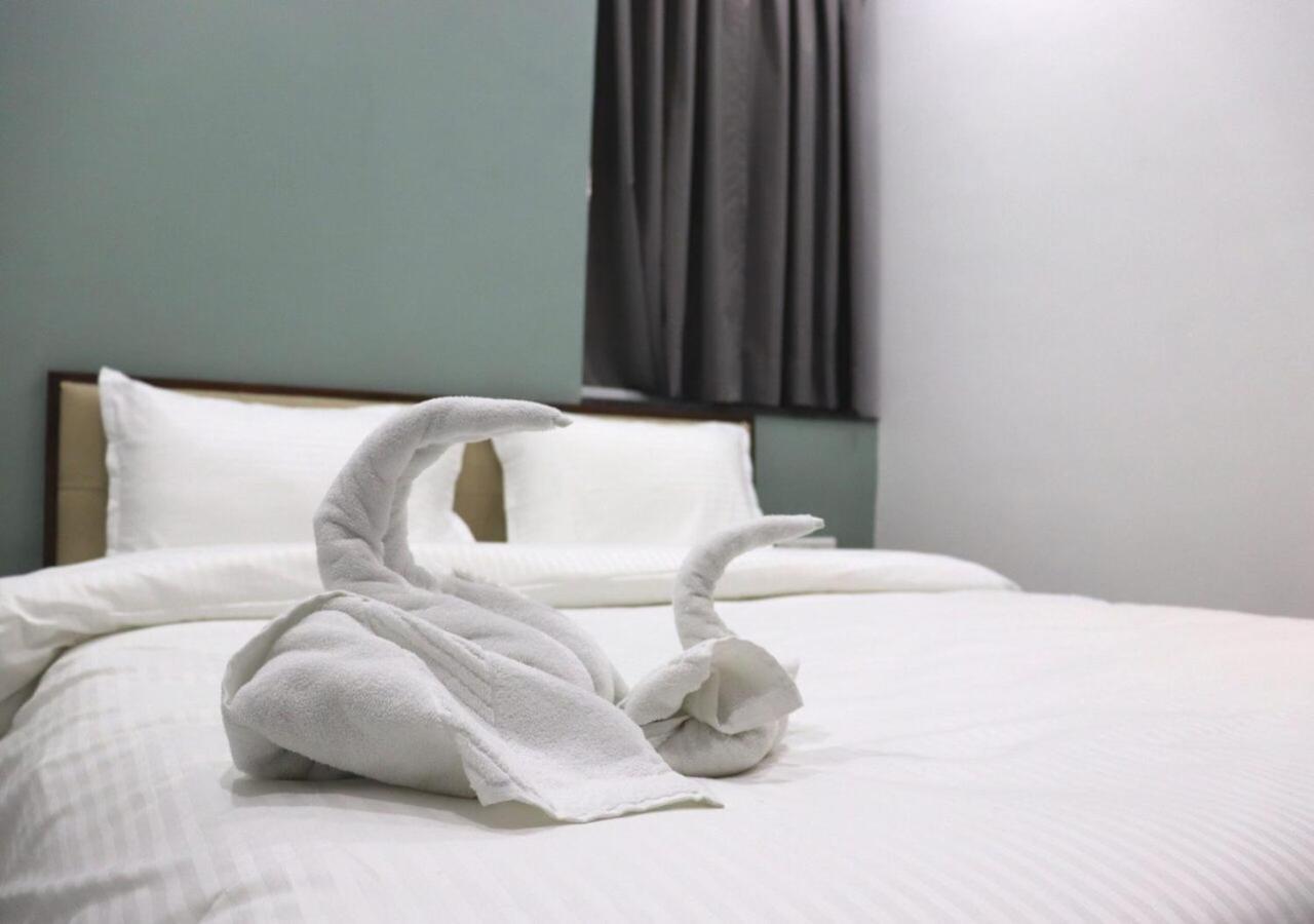 Sharman Hotel Pune