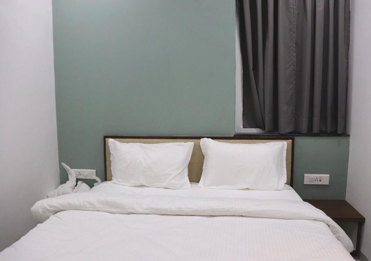 Sharman Hotel 3*